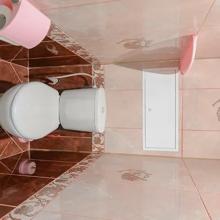 Apartment Трехкомнатная Квартира У Метро Петровщина