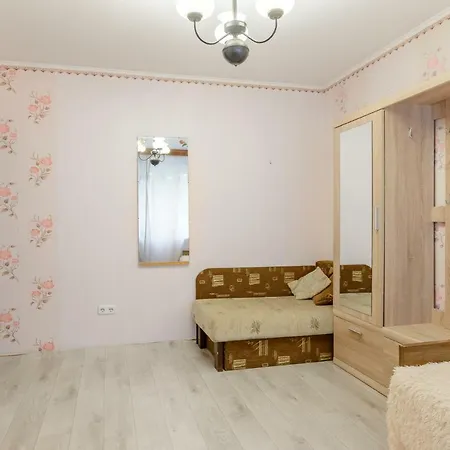 Apartment Трехкомнатная Квартира У Метро Петровщина